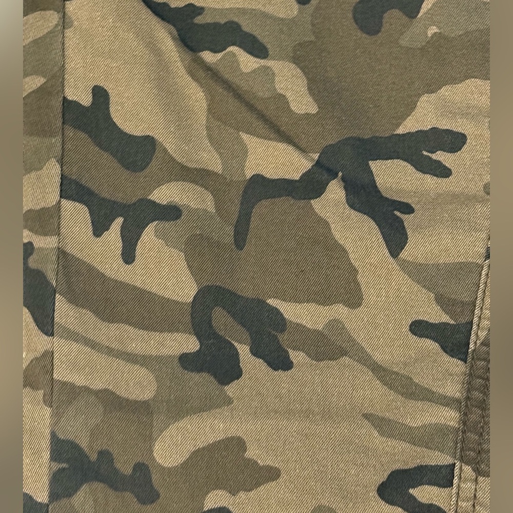 NWT New York & Company SoHo Jeans Legging Crop Stretch Camo Capri Pants - Picture 3 of 12